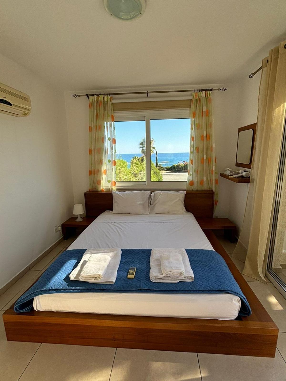 Horizon Bliss At Coral Bay Lejlighed Pegeia Eksteriør billede